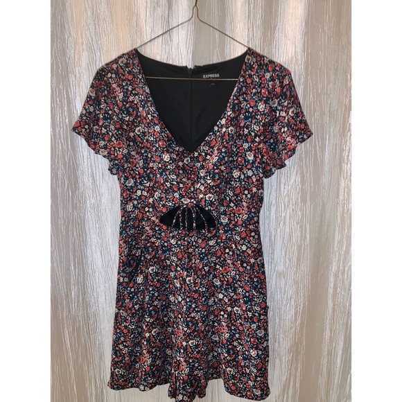 Express Floral Romper Size 4 - Picture 1 of 4